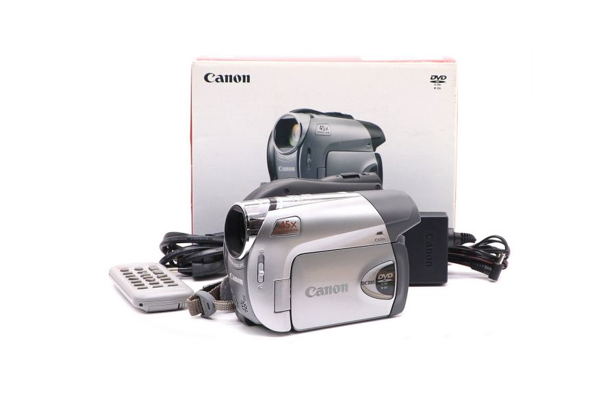 Видеокамера Canon DC330 в упаковке