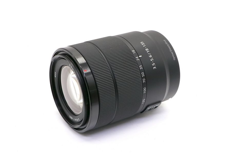 Sony 18-135mm f/3.5-5.6 OSS (SEL-18135) в упаковке