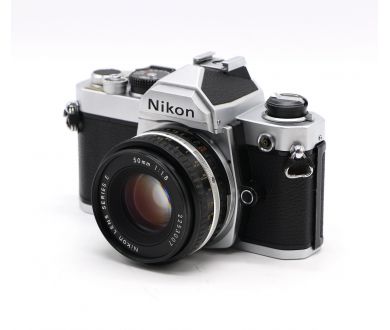 Nikon FM kit (Japan, 1980)