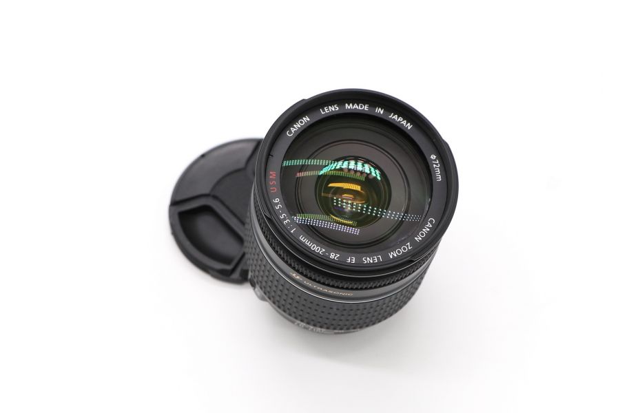 Canon EF 28-200mm f/3.5-5.6 USM (Japan)