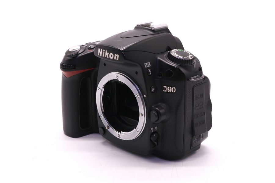Nikon D90 body (пробег 185800 кадров)