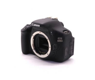 Фотокамера Canon EOS 600D body (пробег 450 кадров)