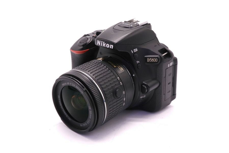 Nikon D5600 kit (пробег 6015 кадров)