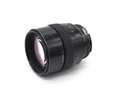 Nikon 135mm f/2 Nikkor