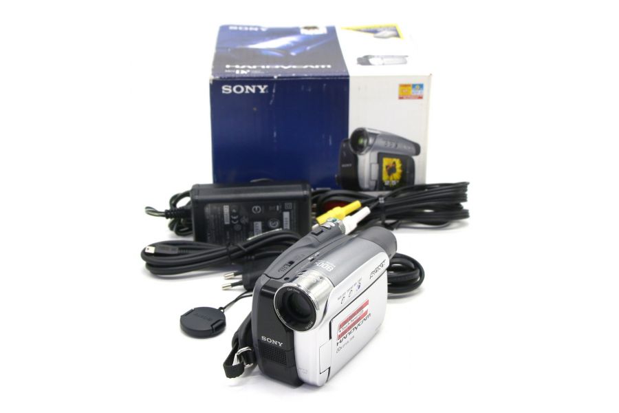 Видеокамера Sony DCR-HC26E в упаковке