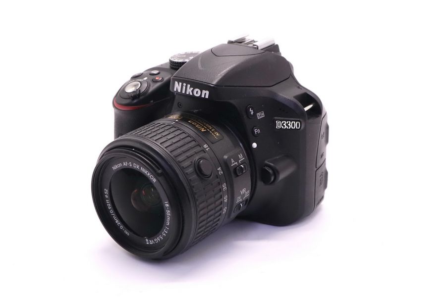 Nikon D3300 kit (пробег 3515 кадров)