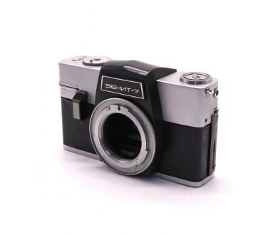 Фотокамера зеркальная Зенит-7 body  (СССР, 1970)