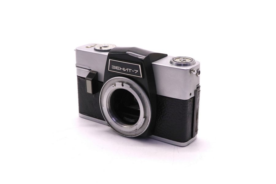 Фотокамера зеркальная Зенит-7 body  (СССР, 1970)