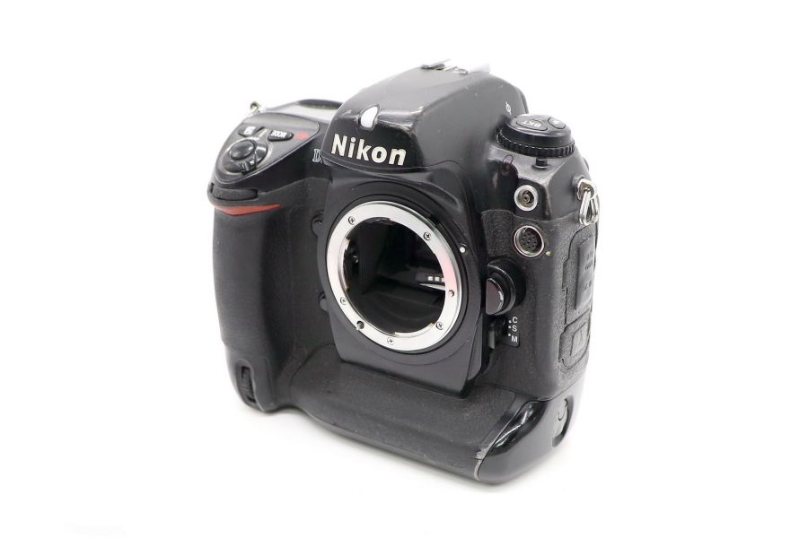 Nikon D2X body (пробег 369775 кадров)
