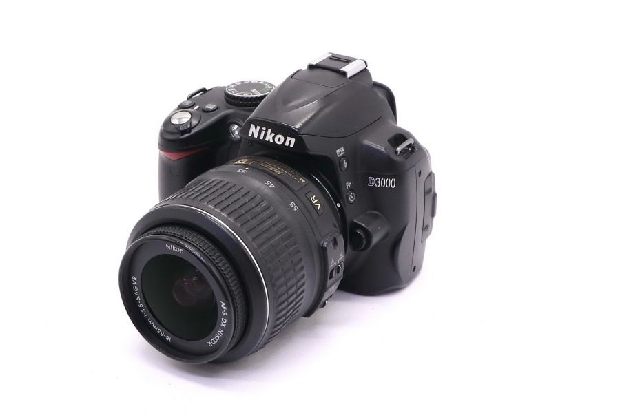 Nikon D3000 body (пробег 23930 кадров)