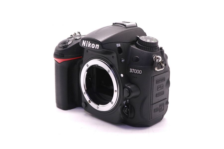 Nikon D7000 body (пробег 32985 кадров)
