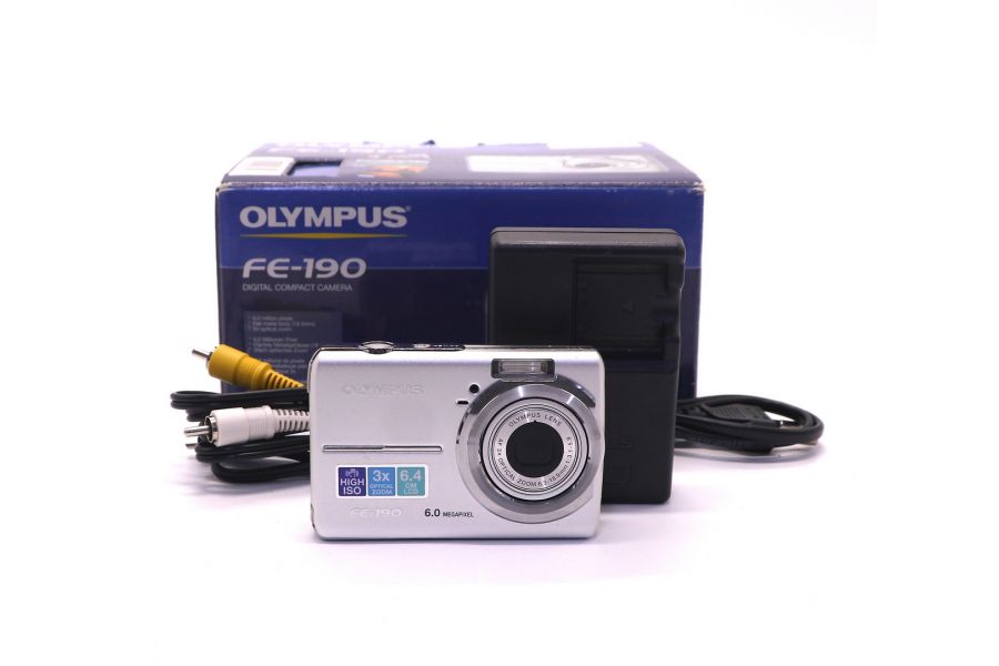 Olympus FE-190 в упаковке