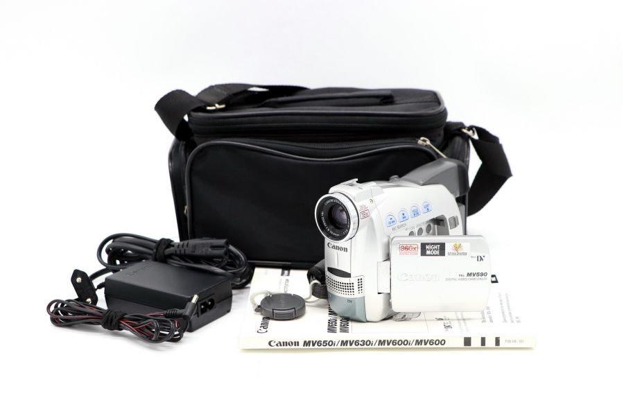 Видеокамера Canon DM-MV590
