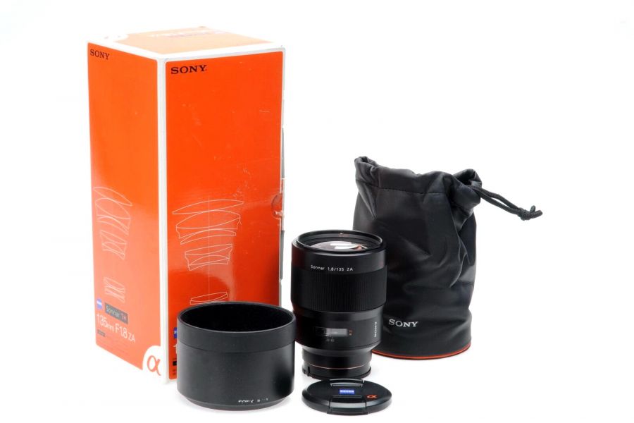 Sony Carl Zeiss Sonnar T*135mm f/1.8 ZA (SAL-135F18Z) в упаковке
