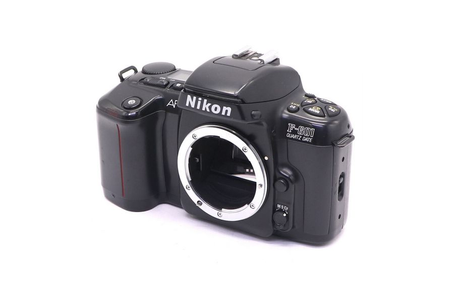 Nikon F-601 Quartz Date body (Japan, 1991)