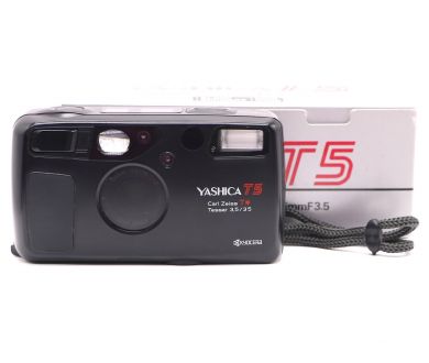 Yashica T5 в упаковке