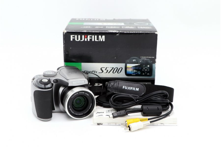 Fujifilm finePix S5700