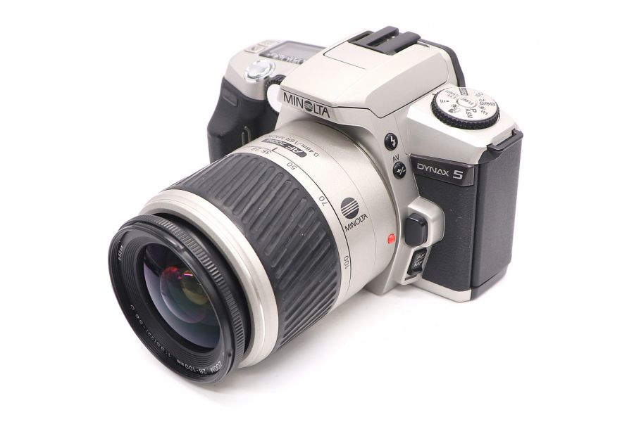 Minolta Dynax 5 + 28-100mm f/3.5-5.6