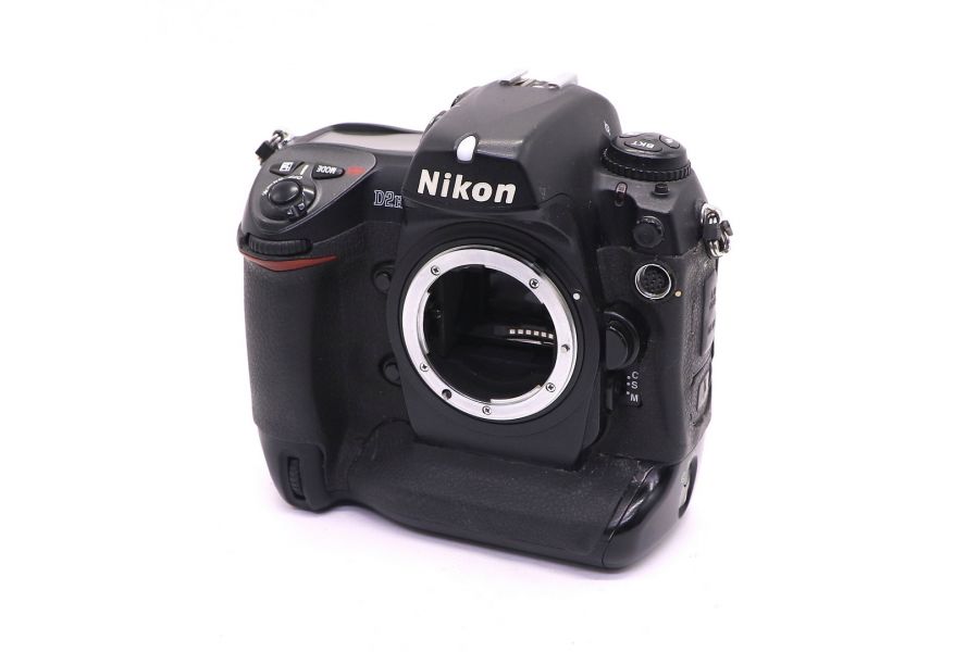 Nikon D2H body (пробег 60140 кадров)