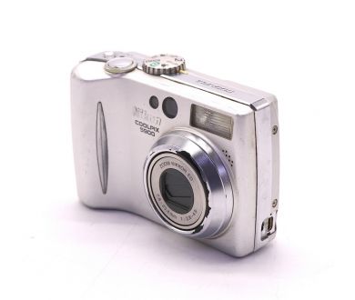 Купить Nikon Coolpix E5900 б/у Nikon Coolpix E5900 б/у