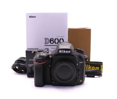 Nikon D600 body в упаковке (пробег 5 кадров)