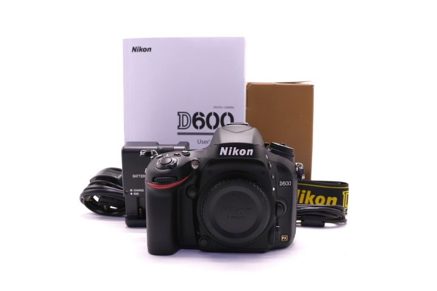 Nikon D600 body в упаковке (пробег 5 кадров)