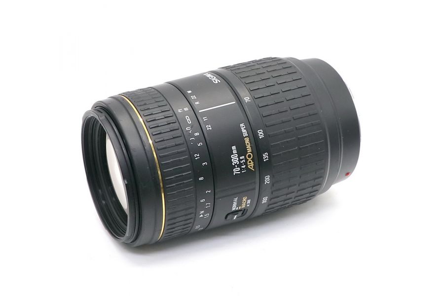 Sigma AF 70-300mm f/4-5.6 APO Macro Super