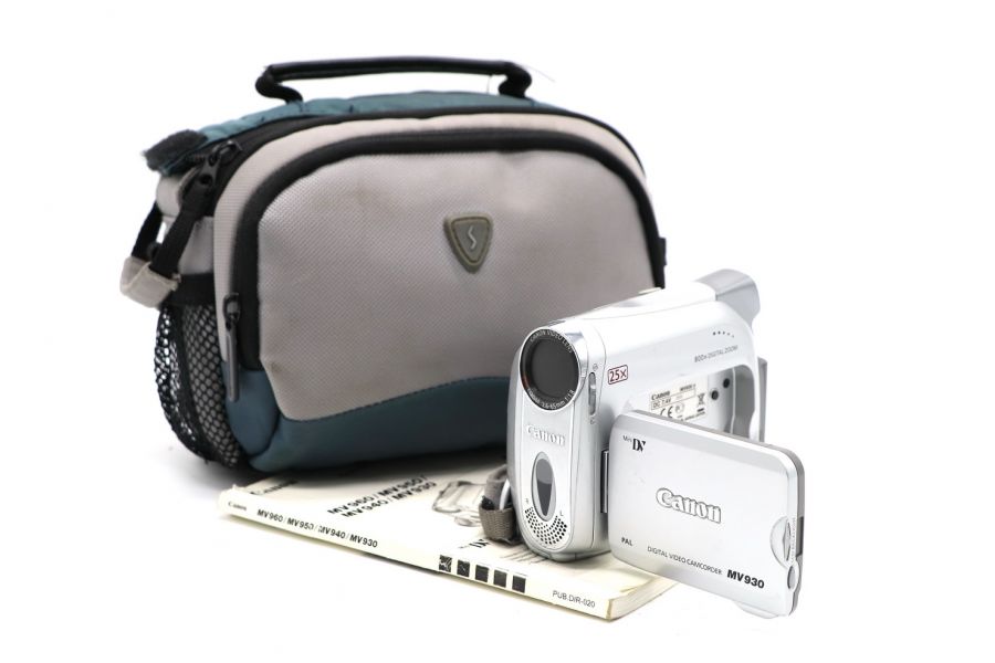 Видеокамера Canon MV930