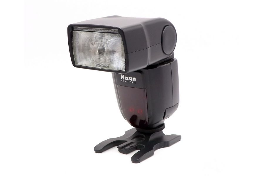 Фотовспышка Nissin Di-700 для Canon