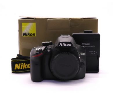 Nikon D3200 body в упаковке (пробег 1545 кадров)