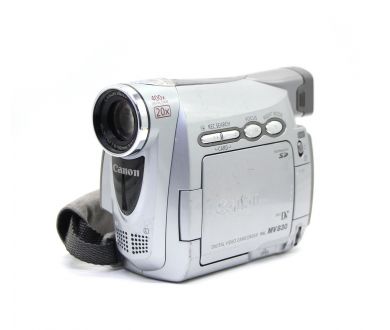 Видеокамера Canon MV830