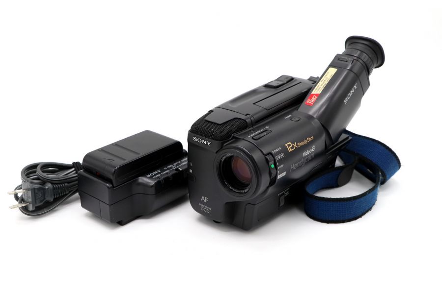 Видеокамера Sony Handycam Video 8 CCD-TR82