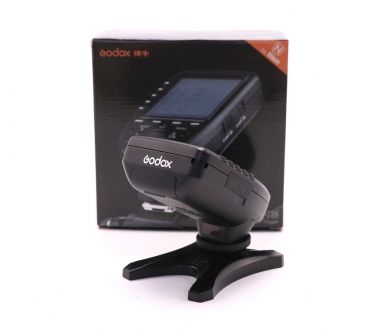 Радиосинхронизатор Godox Xpro-N в упаковке