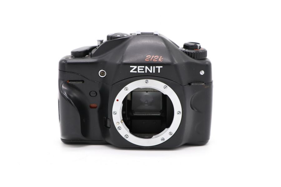 Зеркальный пленочный фотоаппарат Зенит 212К body