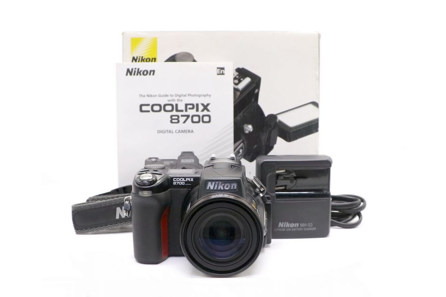 Nikon Coolpix 8700 в упаковке