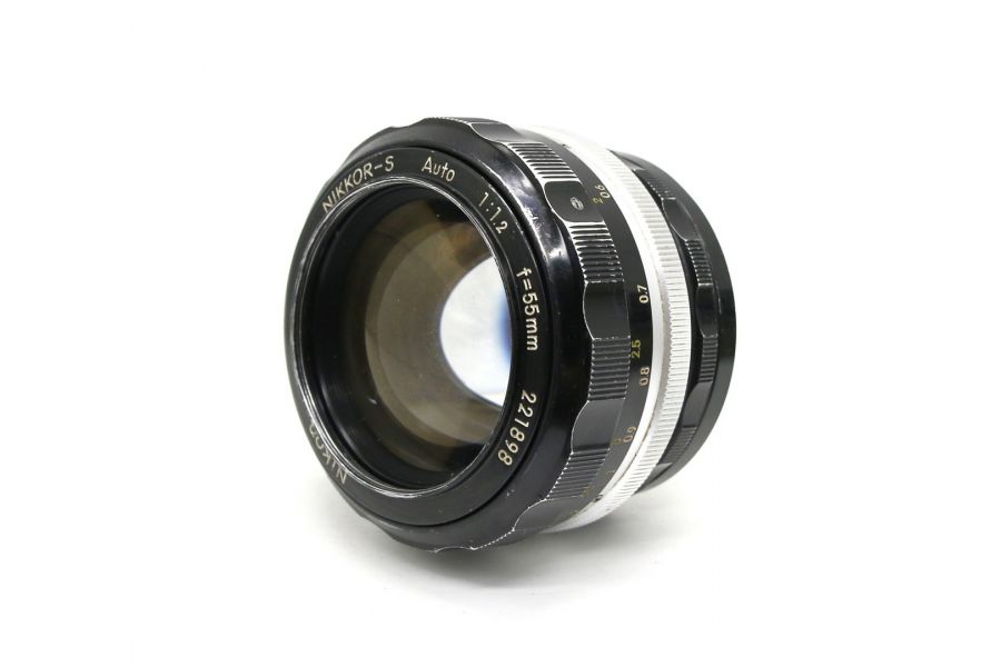 Nikon 55mm f/1.2 Nikkor-S Auto (Japan, 1965)