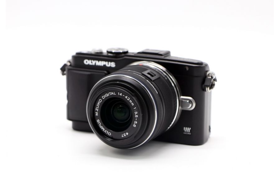 Olympus pen E-PL5 kit box (пробег 900 кадров)