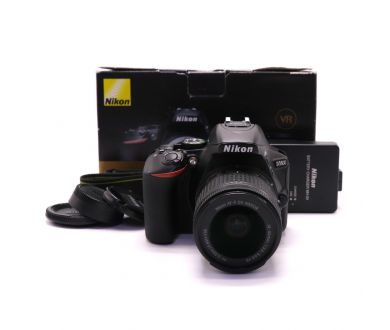 Nikon D5600 kit в упаковке (пробег 9505 кадров)