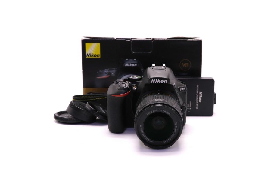 Nikon D5600 kit в упаковке (пробег 9505 кадров)