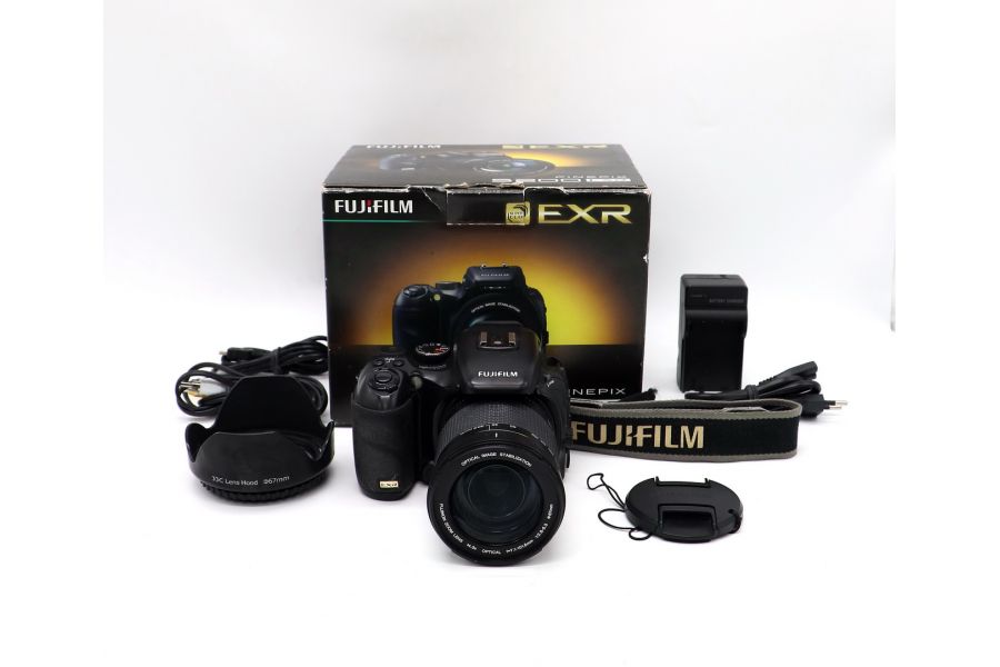 Fujifilm FinePix S200EXR в упаковке