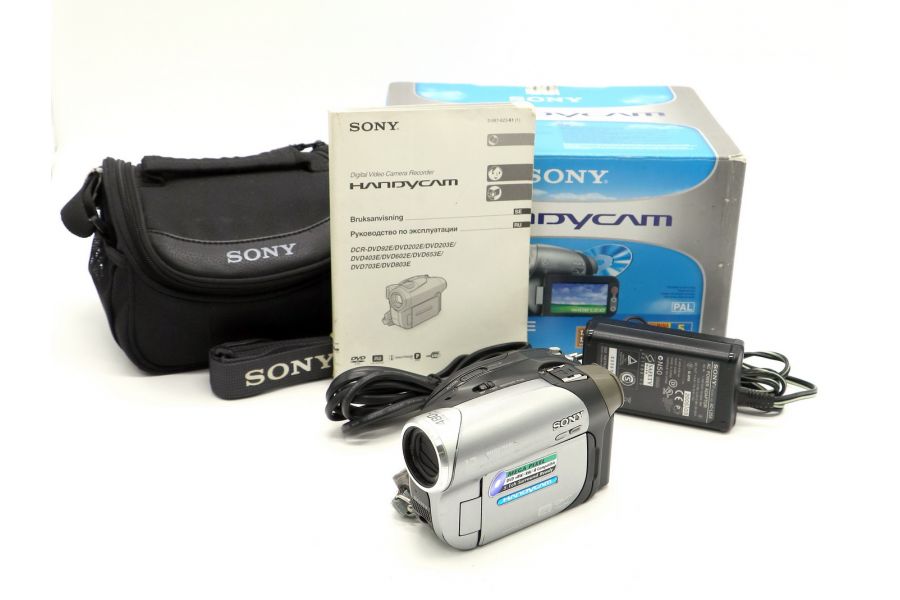 Видеокамера Sony DCR-DVD203E