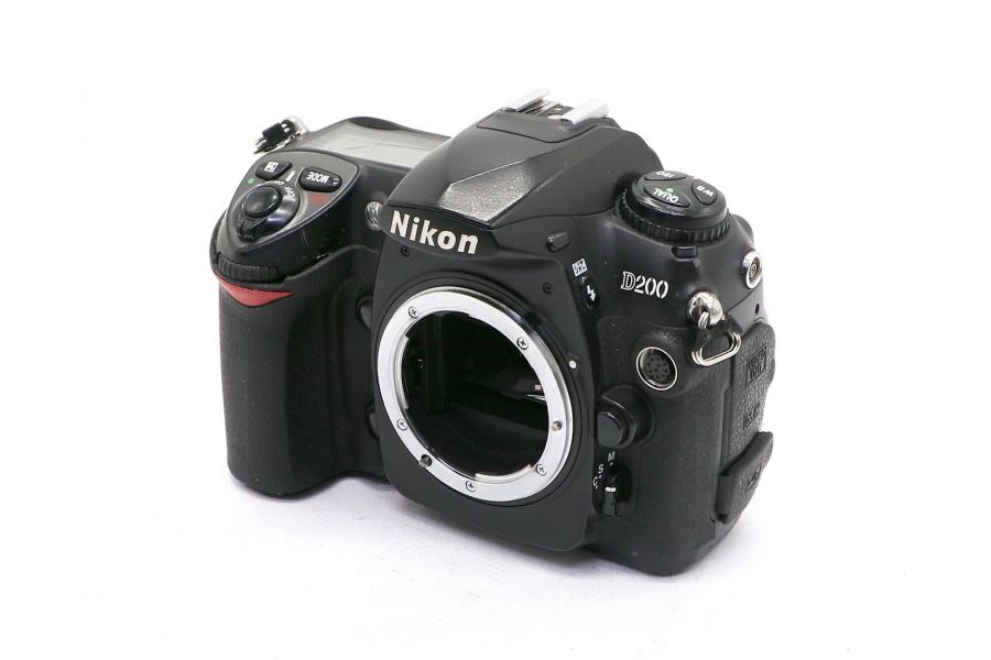 Nikon D200 body (пробег 79980 кадров)