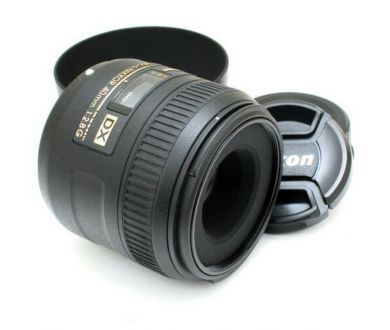 Nikon 40mm f/2.8G AF-S DX micro Nikkor в коробке