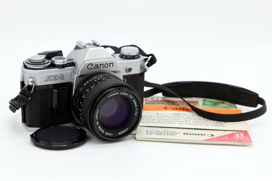 Canon AE-1 kit (Japan, 1979)