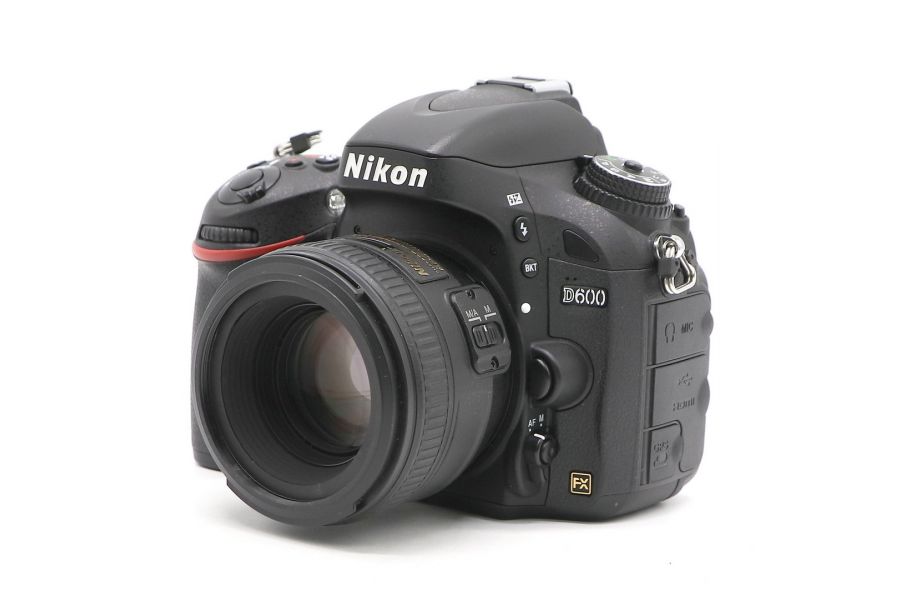 Nikon D600 kit 50mm f/1.4D AF-S Nikkor