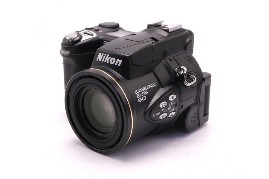Nikon Coolpix 5700 (Japan, 2005)
