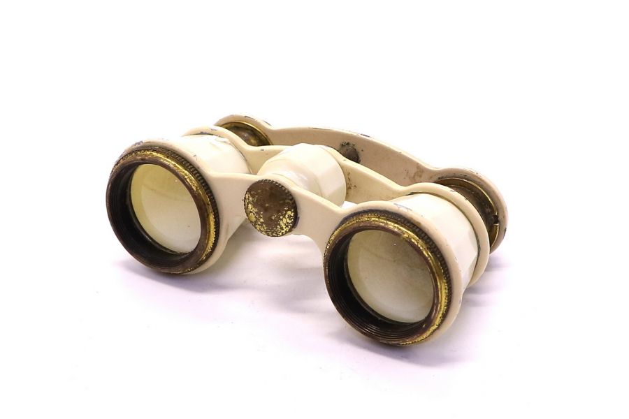 Бинокль театральный 2,5х60 белый (СССР, 1970)