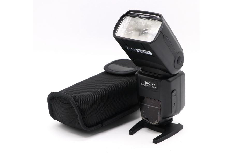 Фотовспышка Triopo SpeedLight TR-982 II for Canon