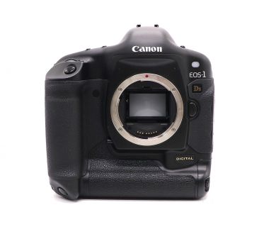 Купить Canon EOS 1Ds body (пробег 15060 кадров) Canon EOS 1Ds body (пробег 15060 кадров)
