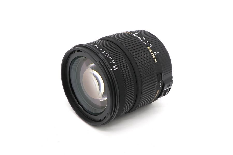 Sigma AF 17-70mm f/2.8-4 DC MACRO OS HSM Pentax K